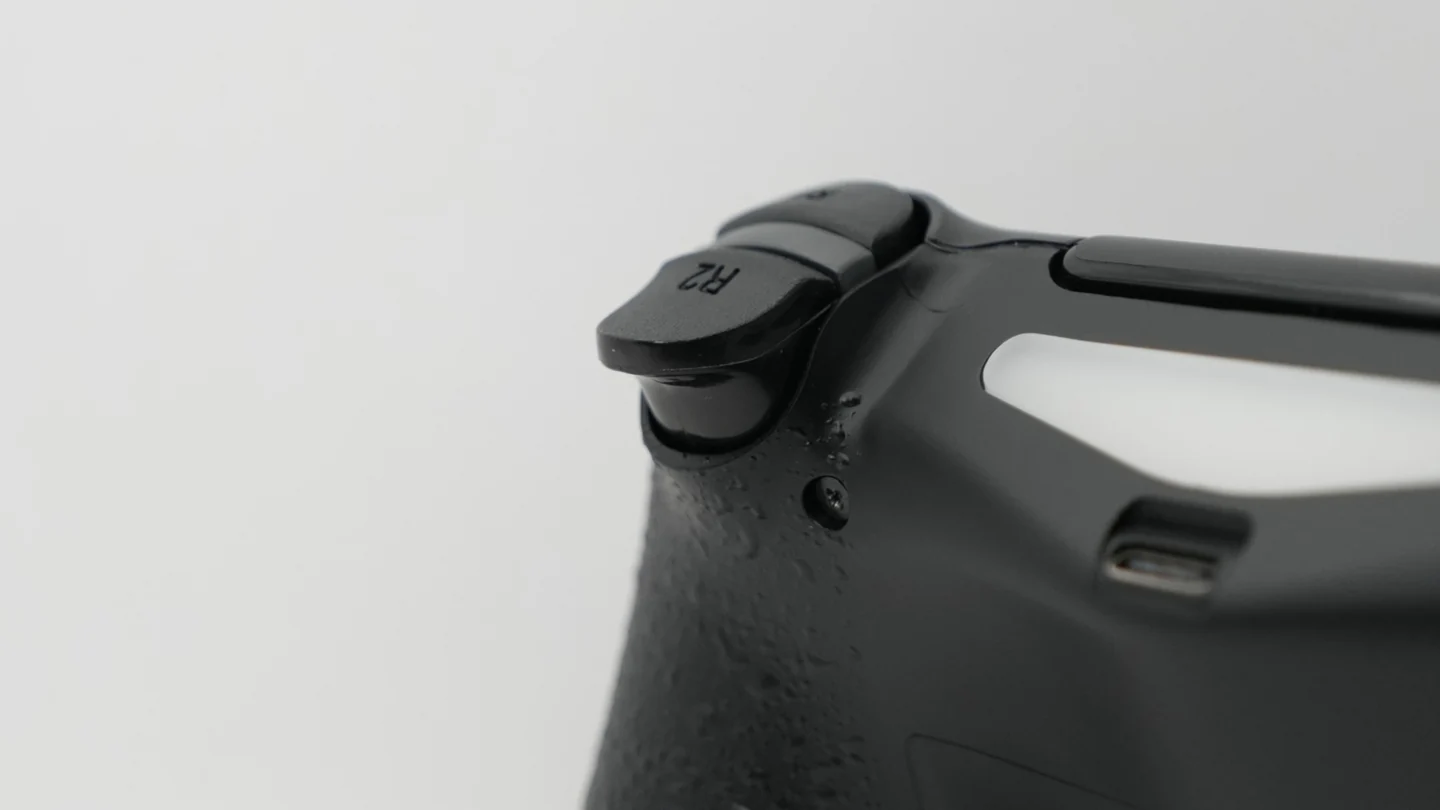 Axion rear input detail